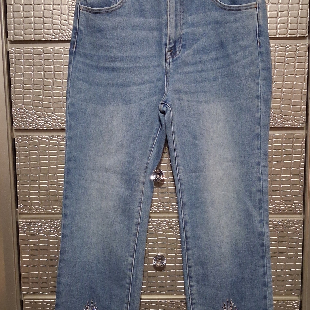 Straight-Leg Mid-Rise Light Blue Women’s Jeans